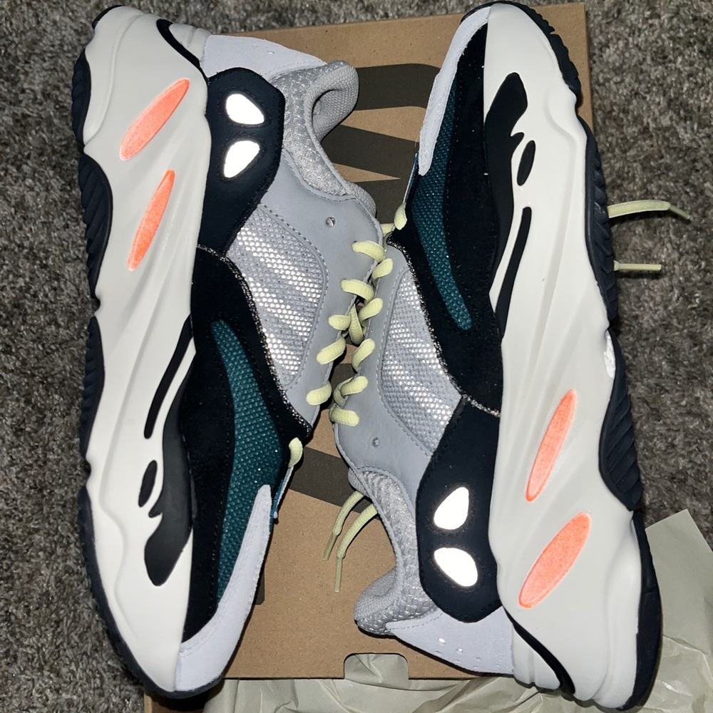 SOLD on DEPOP ******** YEEZY BOOST 700 waverunners size 7.5